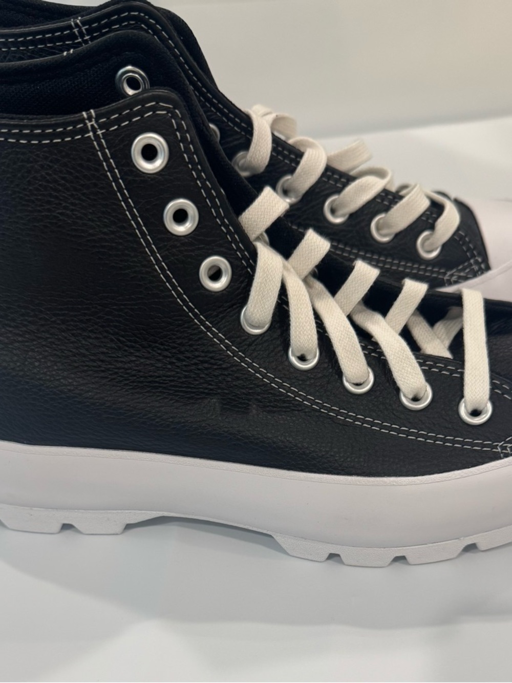 Black High-Top Leather Converse - Picture 3 of 8